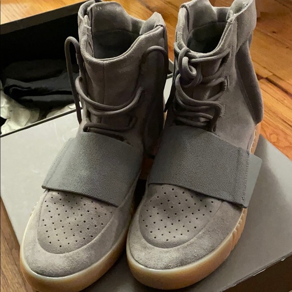 Yeezy BOOST 750 Gum main image 5